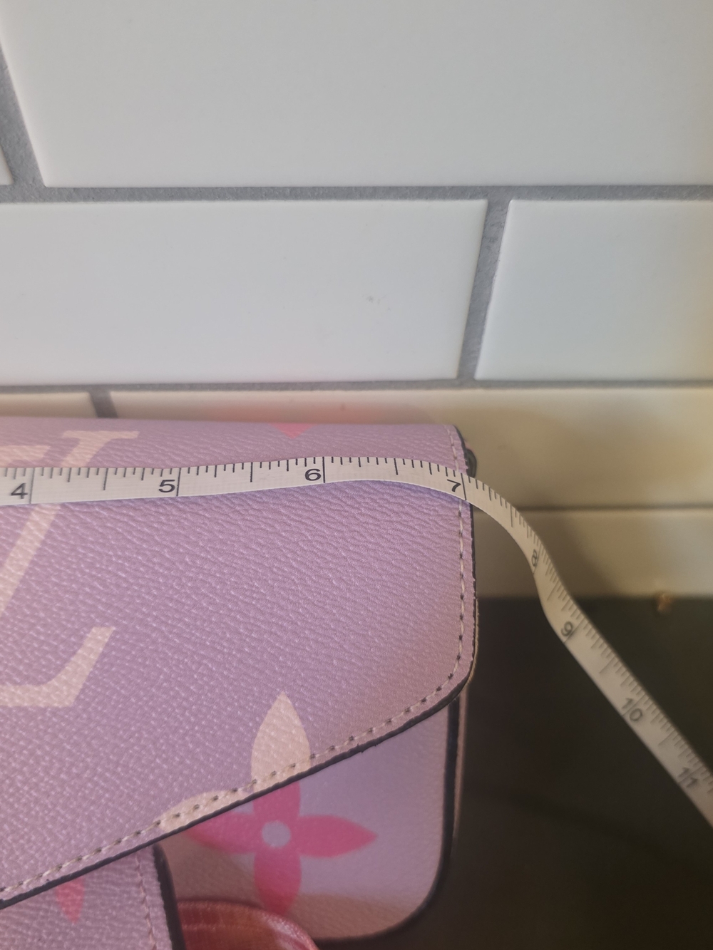 Crossbody - Picture 4 of 5